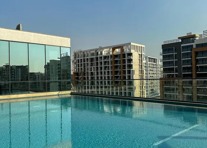 Cozy 2-Bdr Apartment In Sobha Waves