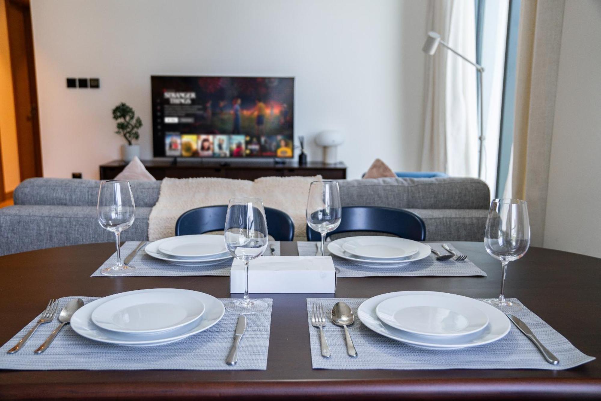 Cozy 2-bdr In Sobha Waves