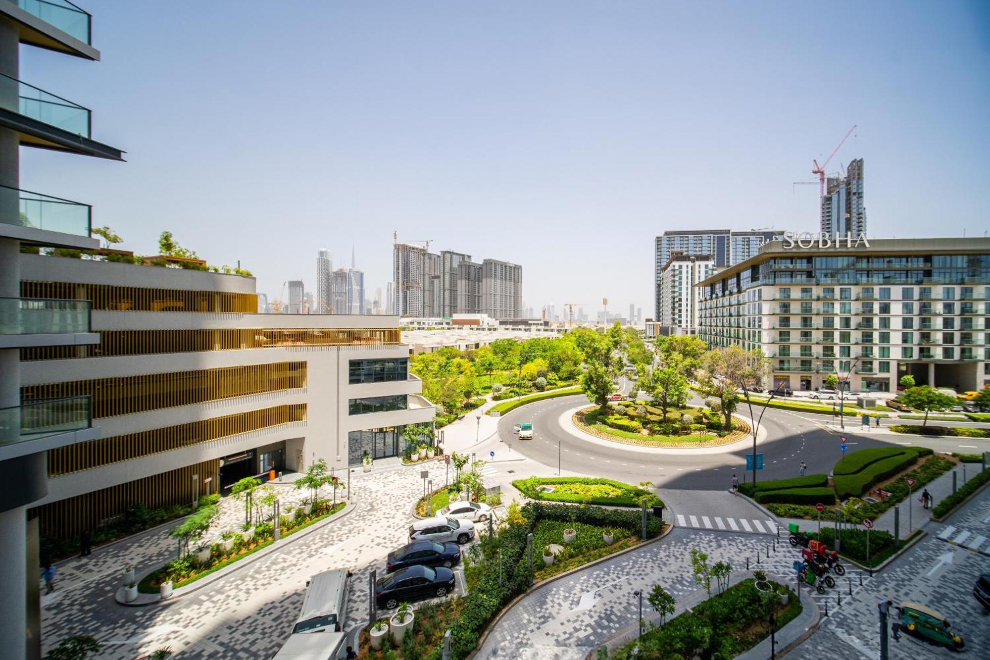 Apartment Cozy 2-bdr In Sobha Waves Dubai