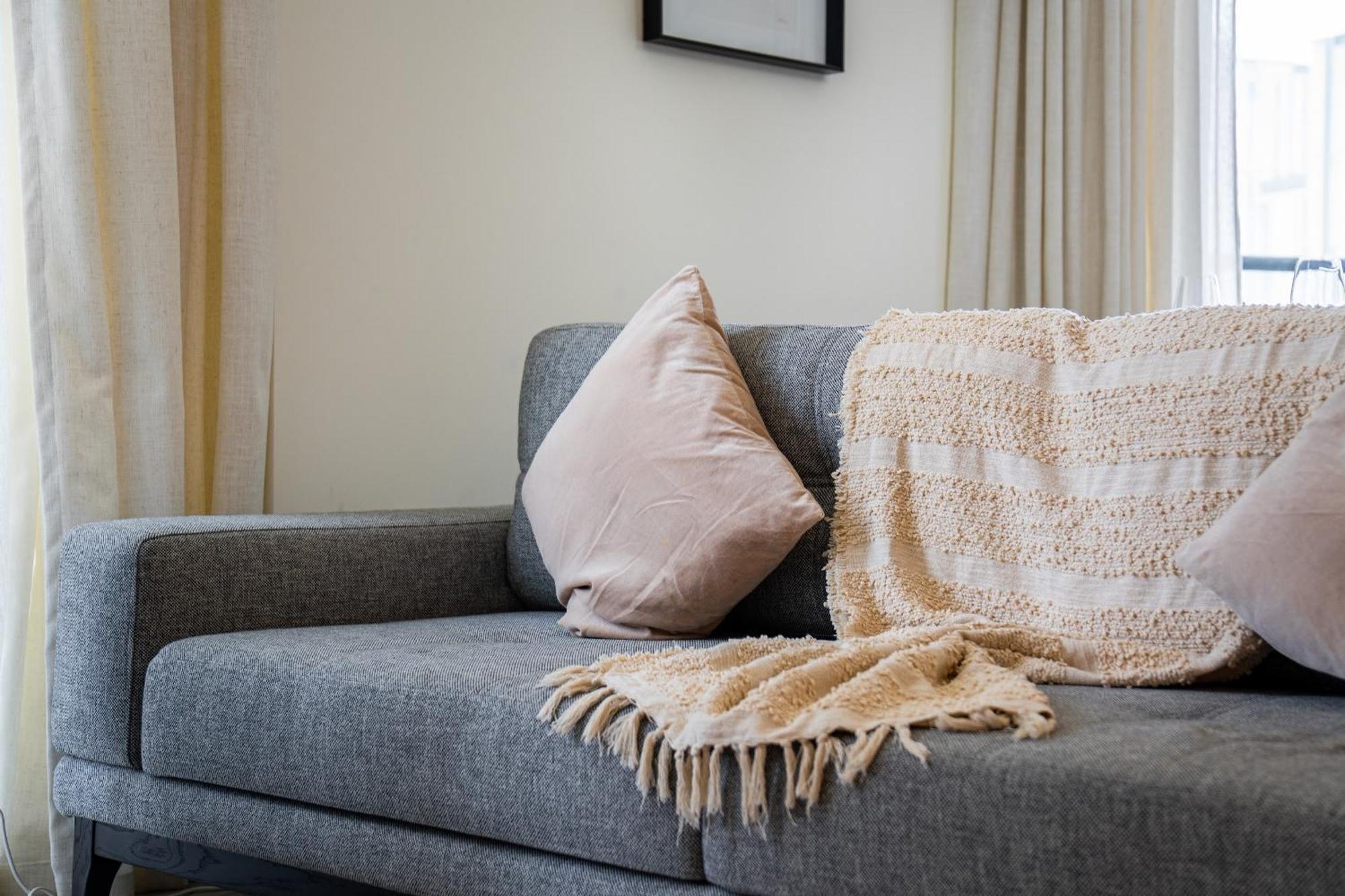 Cozy 2-bdr In Sobha Waves Apartment