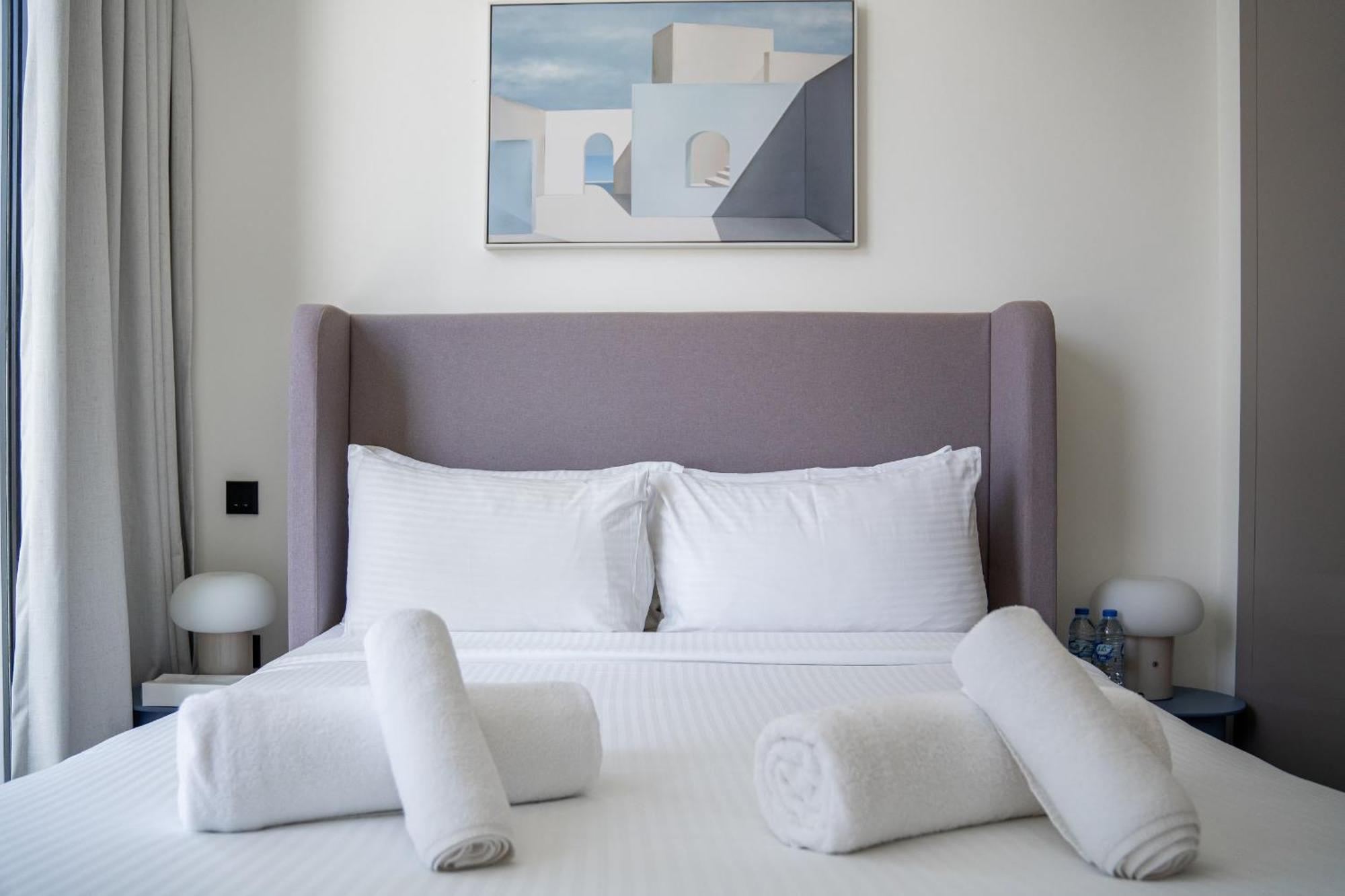 Cozy 2-bdr In Sobha Waves Apartment Dubai