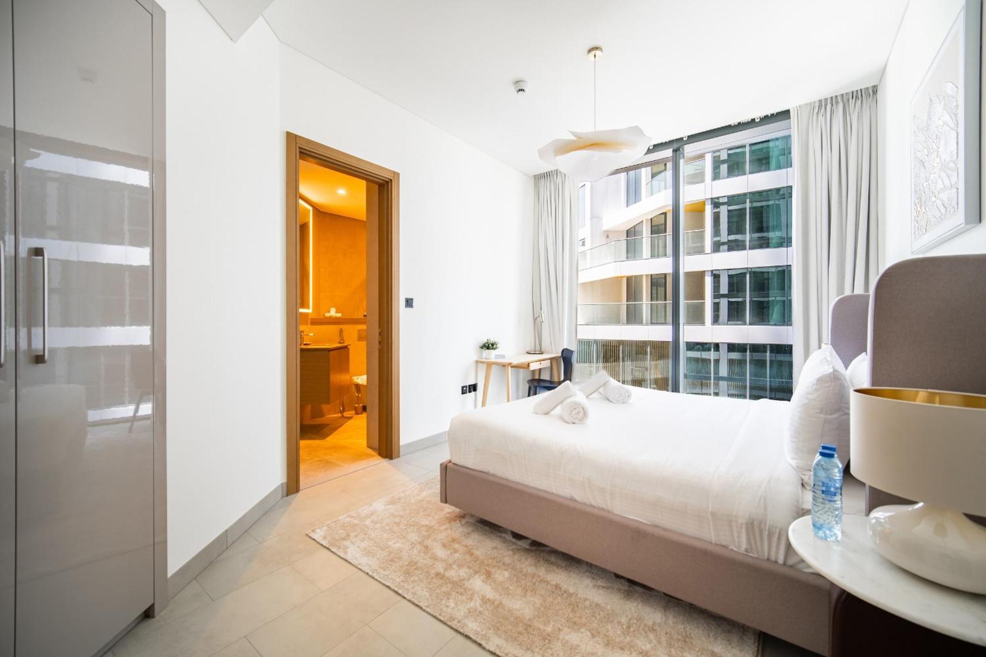 Cozy 2-bdr In Sobha Waves *