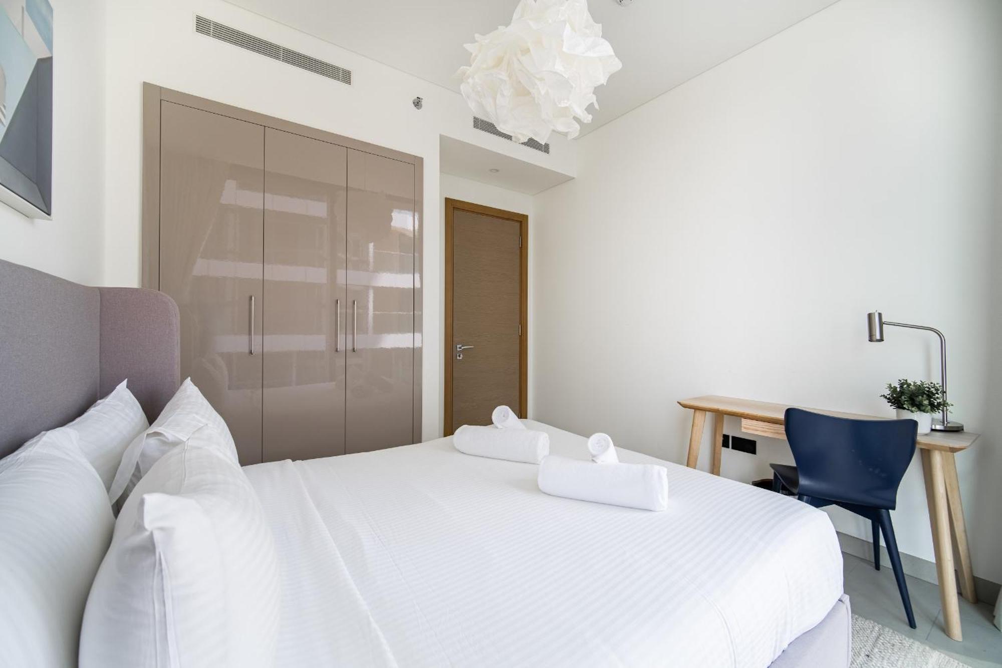Apartment Cozy 2-bdr In Sobha Waves