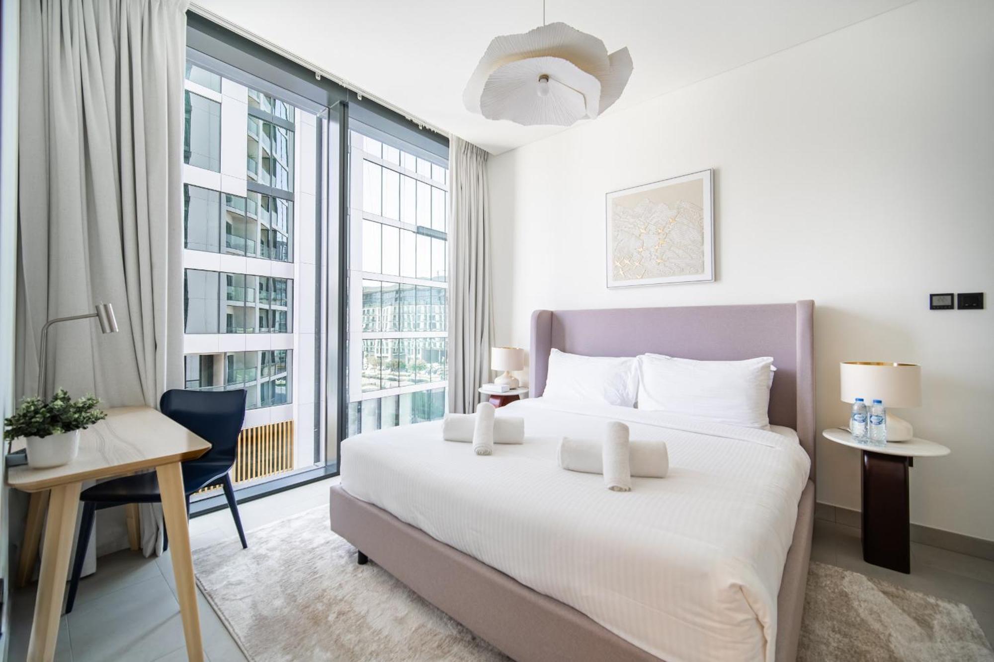 Cozy 2-bdr In Sobha Waves Dubai